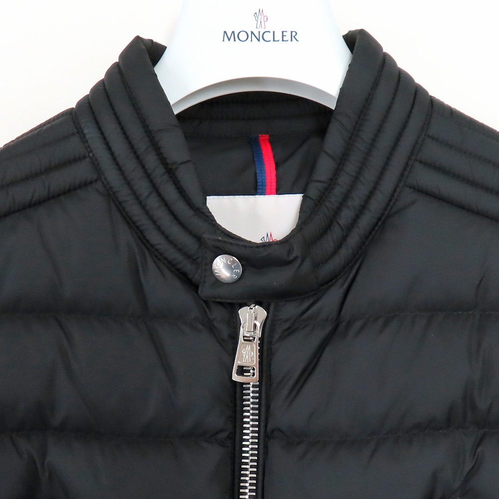 名古屋】【MONCLER】モンクレール Amiot ショートダウンジャケット アミオット ブラック 2サイズ L 黒 H20911A00217 上着  コート メンズ アパレル【中古】 - 質ウエダ 公式オンラインショップ | 名古屋に4店舗。信頼・安心の創業65年。全国発送を承っております。