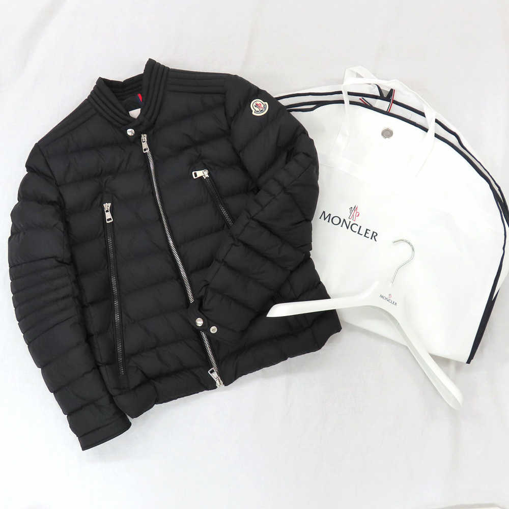 名古屋】【MONCLER】モンクレール Amiot ショートダウンジャケット アミオット ブラック 2サイズ L 黒 H20911A00217 上着  コート メンズ アパレル【中古】 - 質ウエダ 公式オンラインショップ | 名古屋に4店舗。信頼・安心の創業65年。全国発送を承っております。