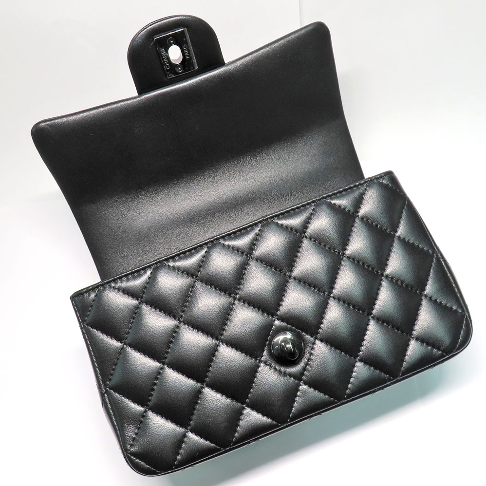 CHANEL シャネル マトラッセ トップハンドルXXS チェーン ショルダーバッグ ソーブラック ラムスキン ブラック金具 AS2431 CHANEL（シャネル） マトラッセ トップハンドル ミニフラップ チェーン