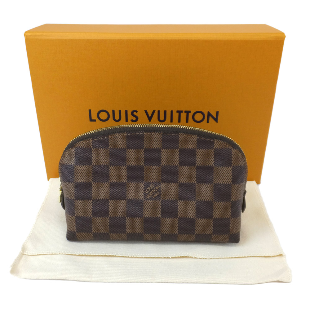 天白】【LOUIS VUITTON】ルイヴィトン ポシェットコスメティック 化粧ポーチ ダミエキャンバス ブラウン ゴールド金具 レッド裏地  N47516 レディース 小物【中古】 - 質ウエダ 公式オンラインショップ | 名古屋に4店舗。信頼・安心の創業65年。全国発送を承っております。