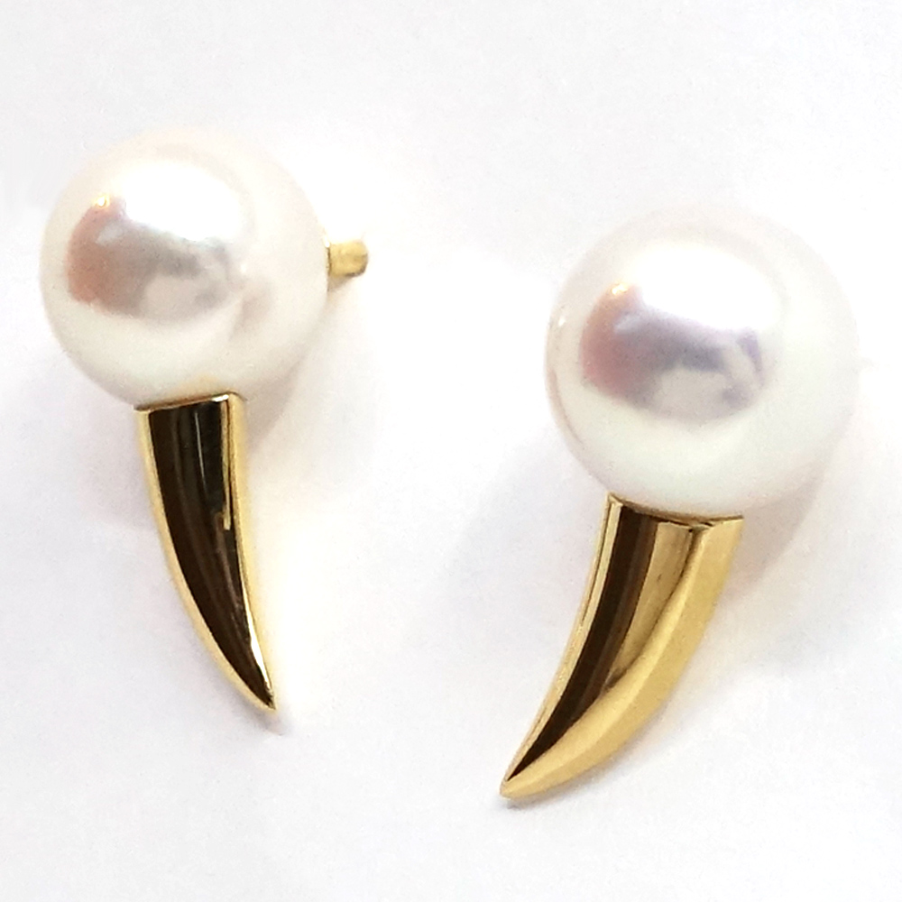 栄】【TASAKI】タサキ K18YG デインジャー ファング ピアス あこや真珠
